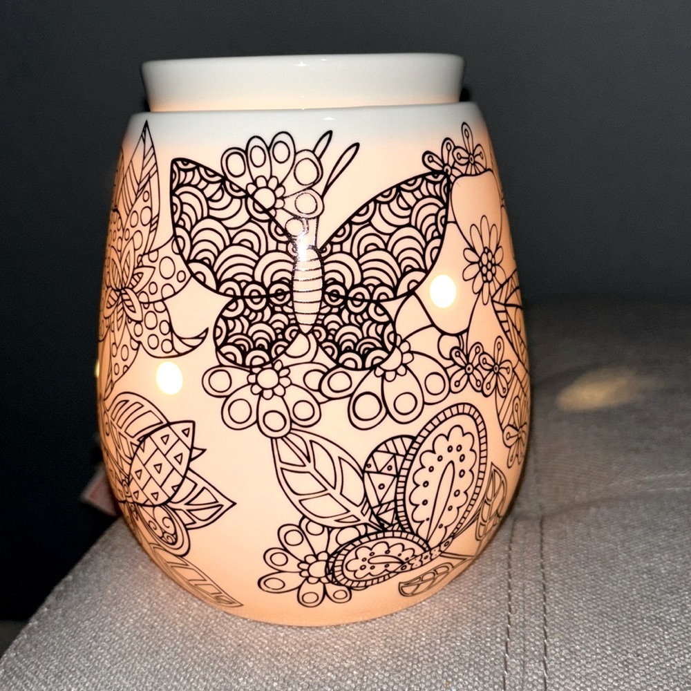 Scentsy Wax Warmer Butterflies 2016 Retired NIB